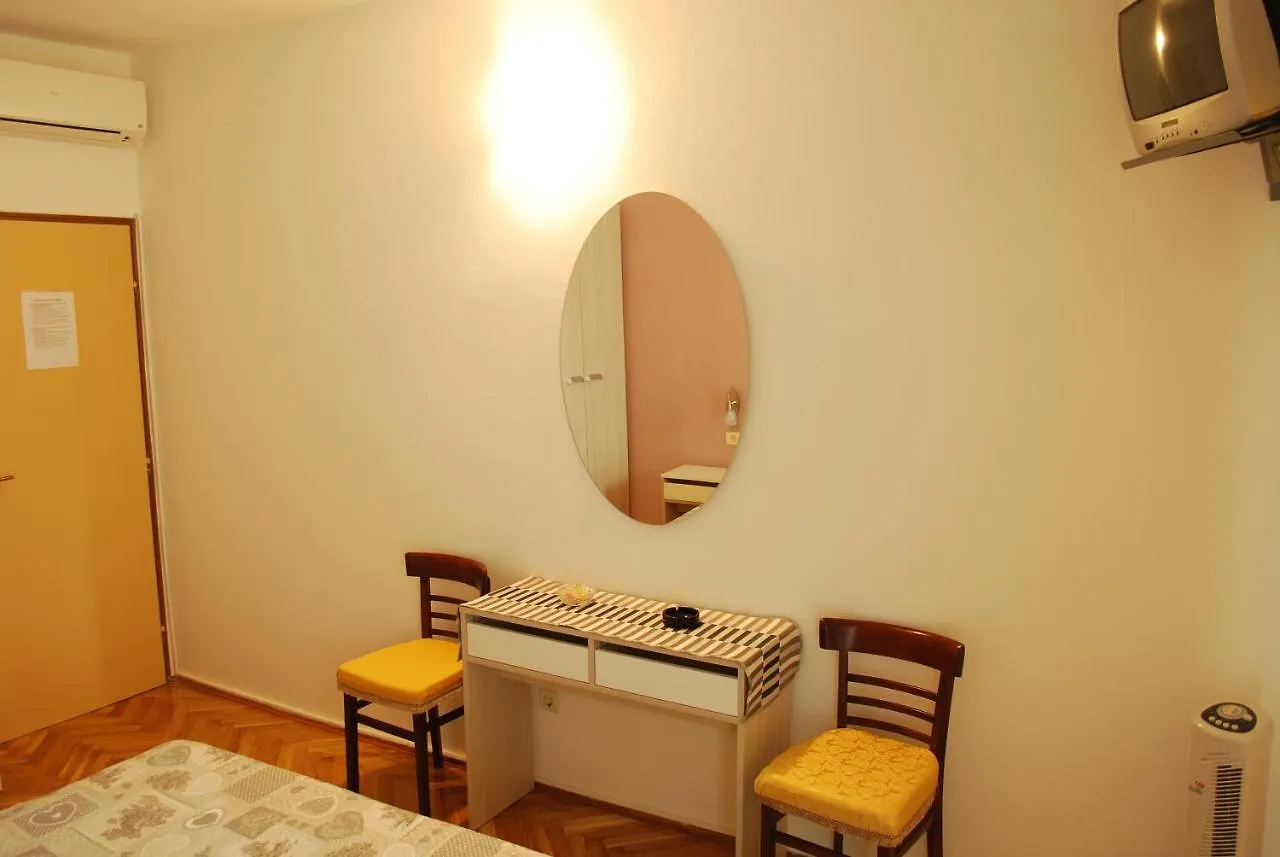 Rooms Villa Andreja Паг